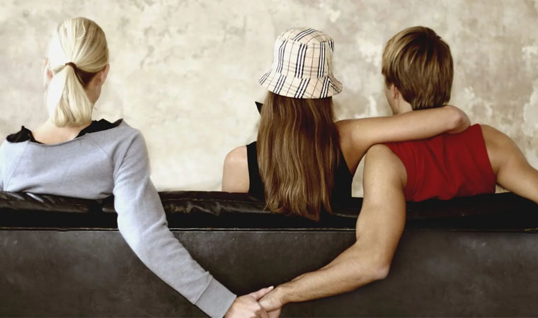 COUPLE EXTRA MARRIATEL AFFAIR